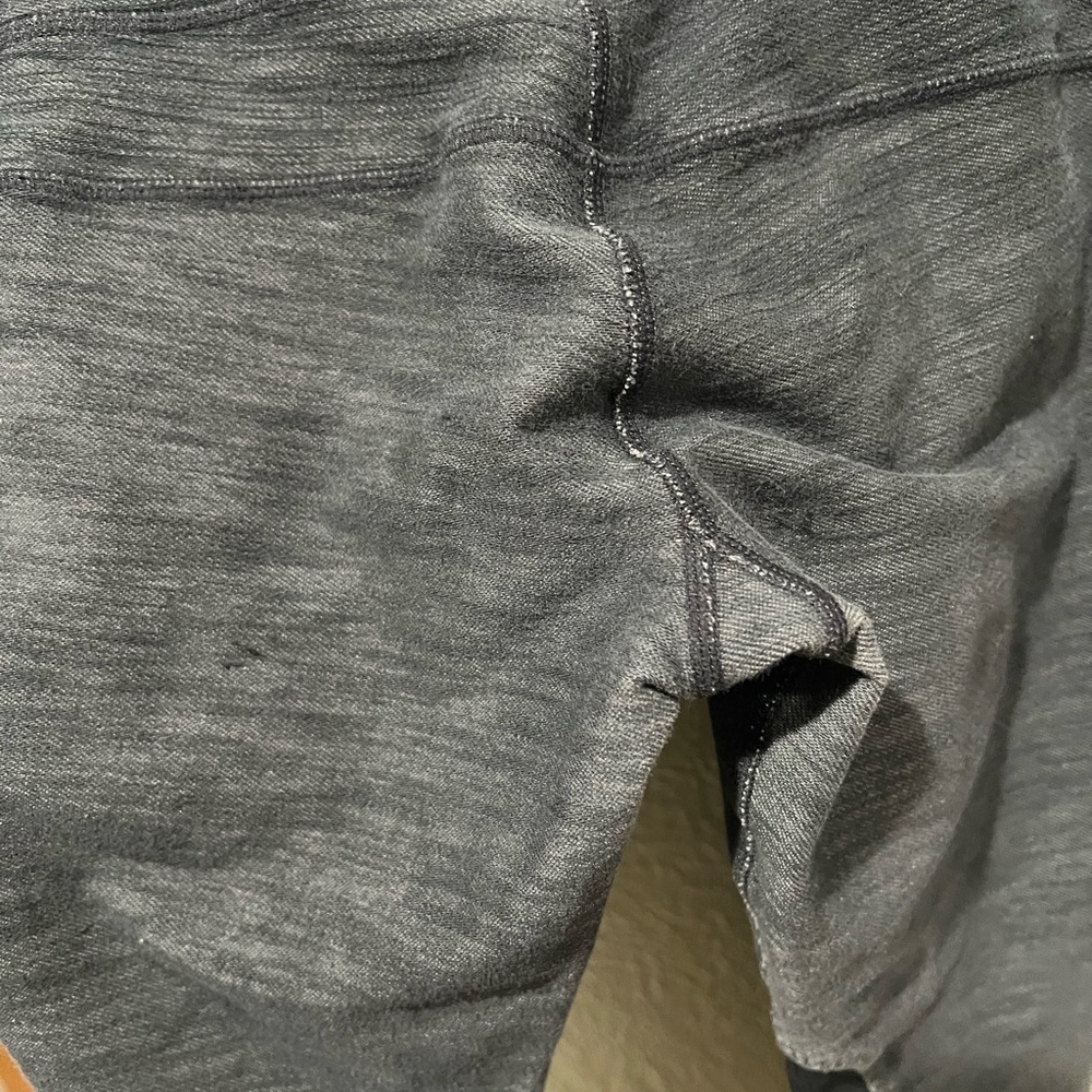 lululemon athletica Dark Gray Cropped Leggings Size 6 - Picture 4 of 4